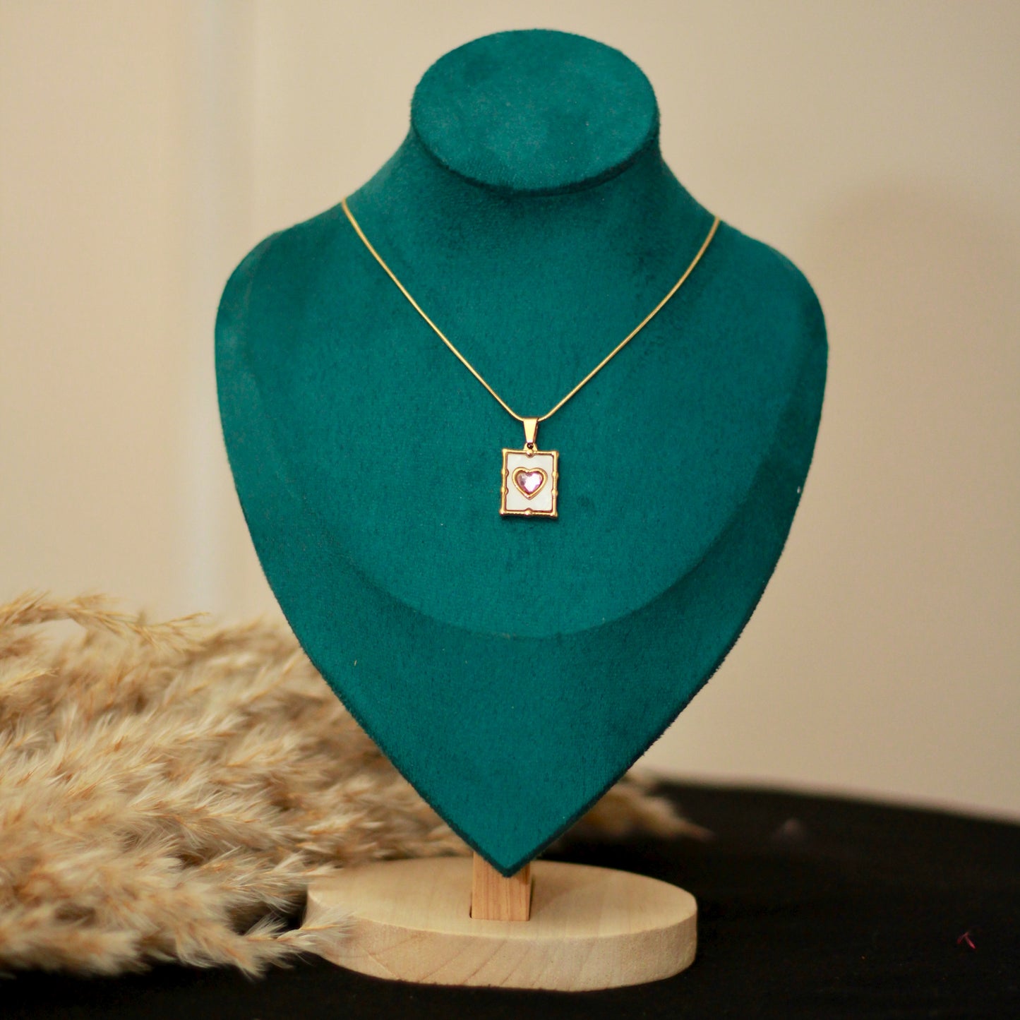 سلسلة قلب ملون