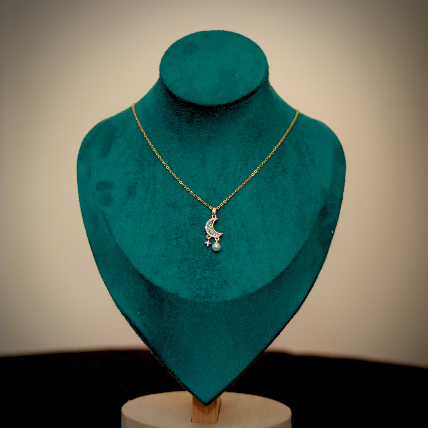 سلسلة هلال طلاء ذهب