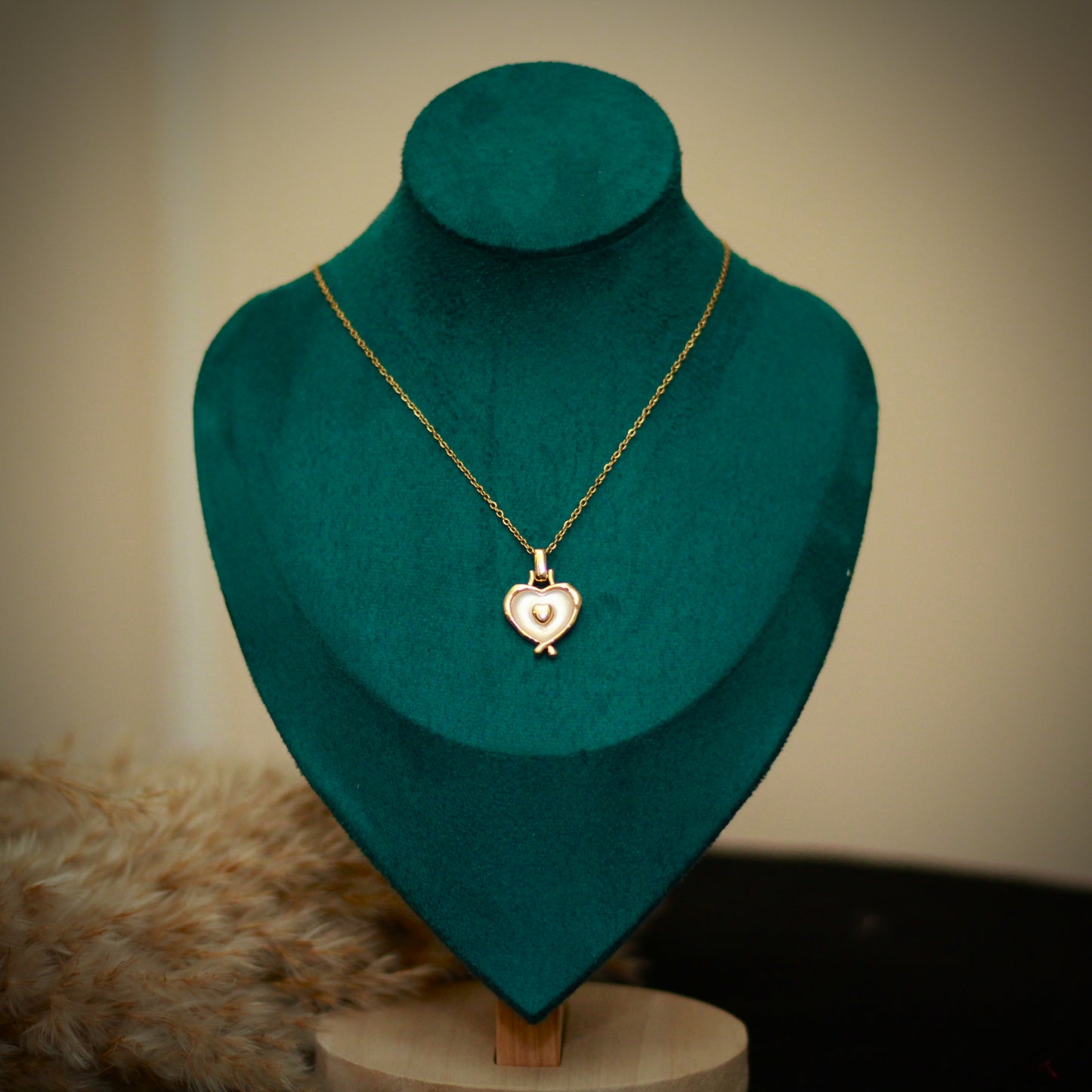 سلسلة قلب مجسم