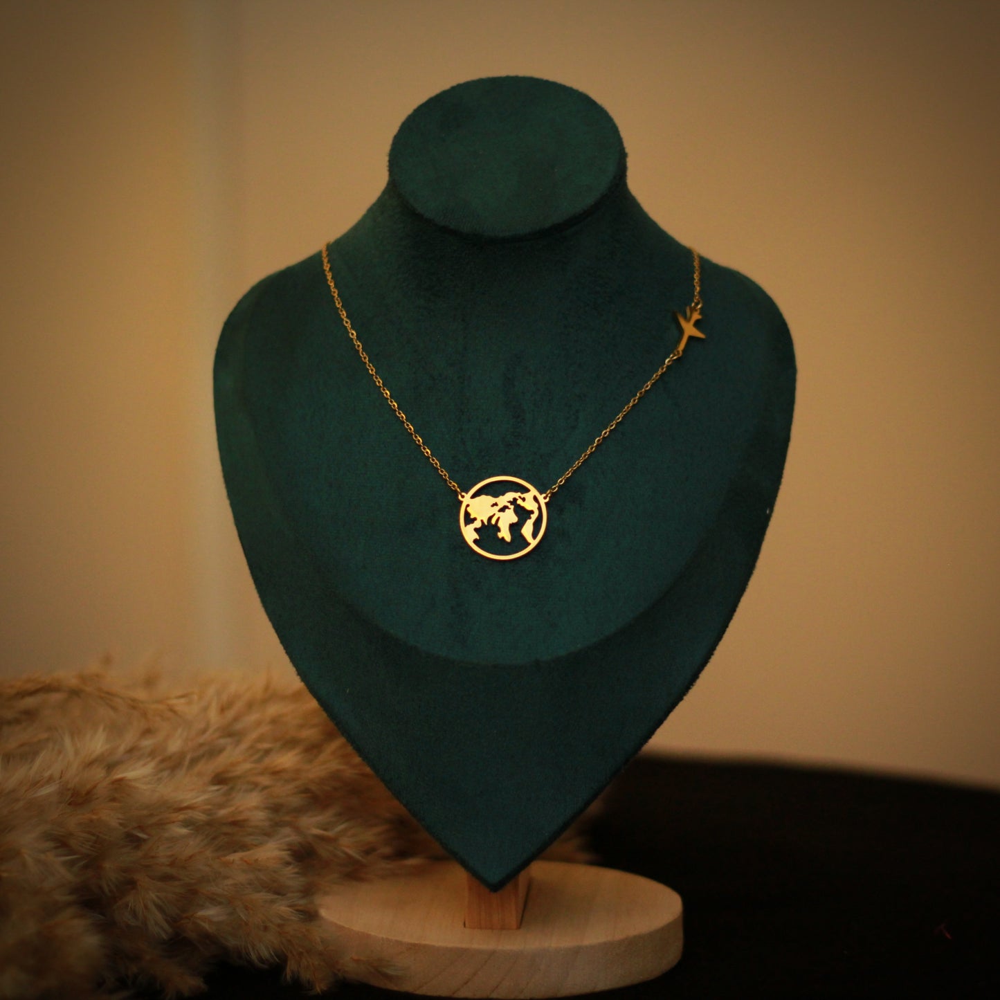 سلسلة حول العالم