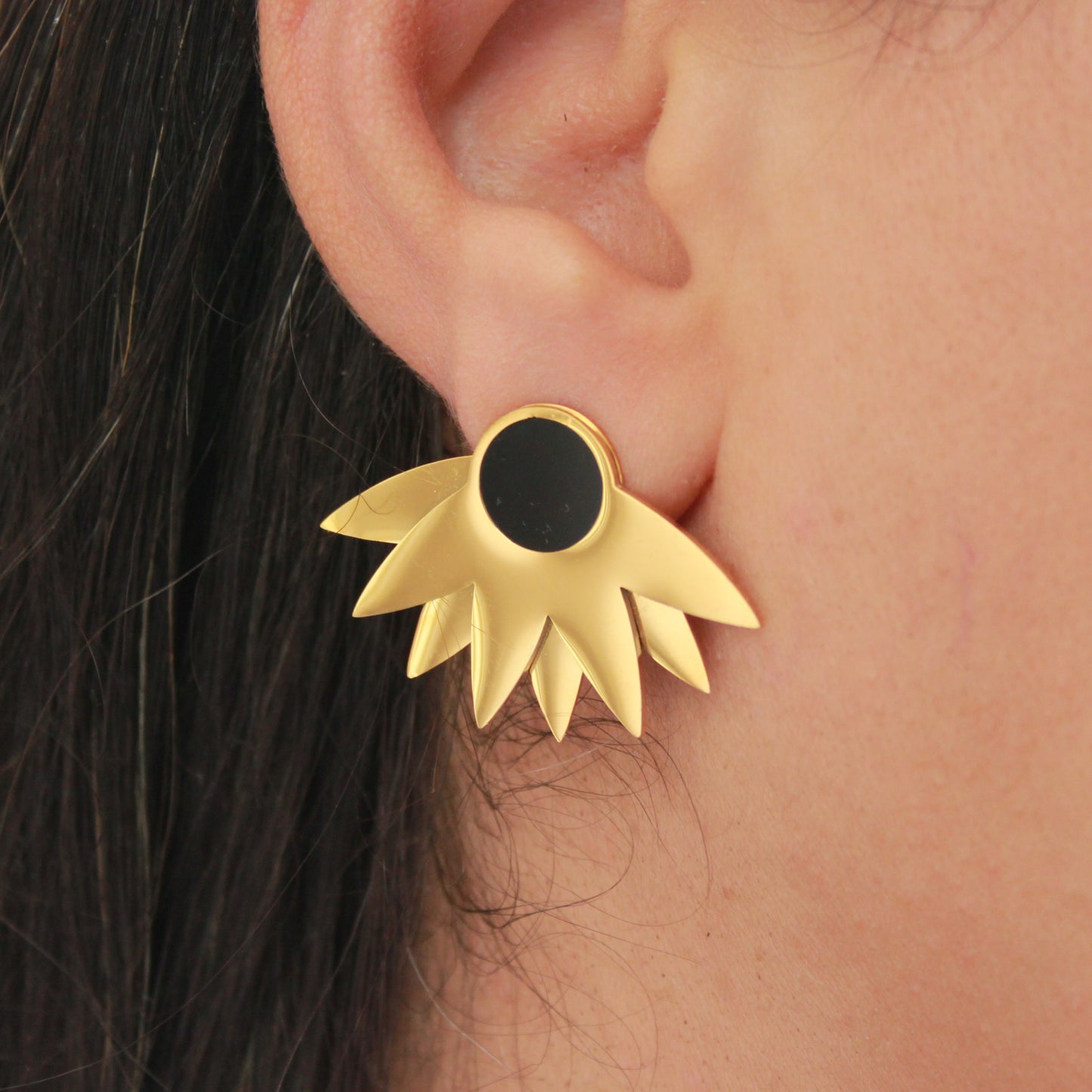 حلق زهرة عباد الشمس