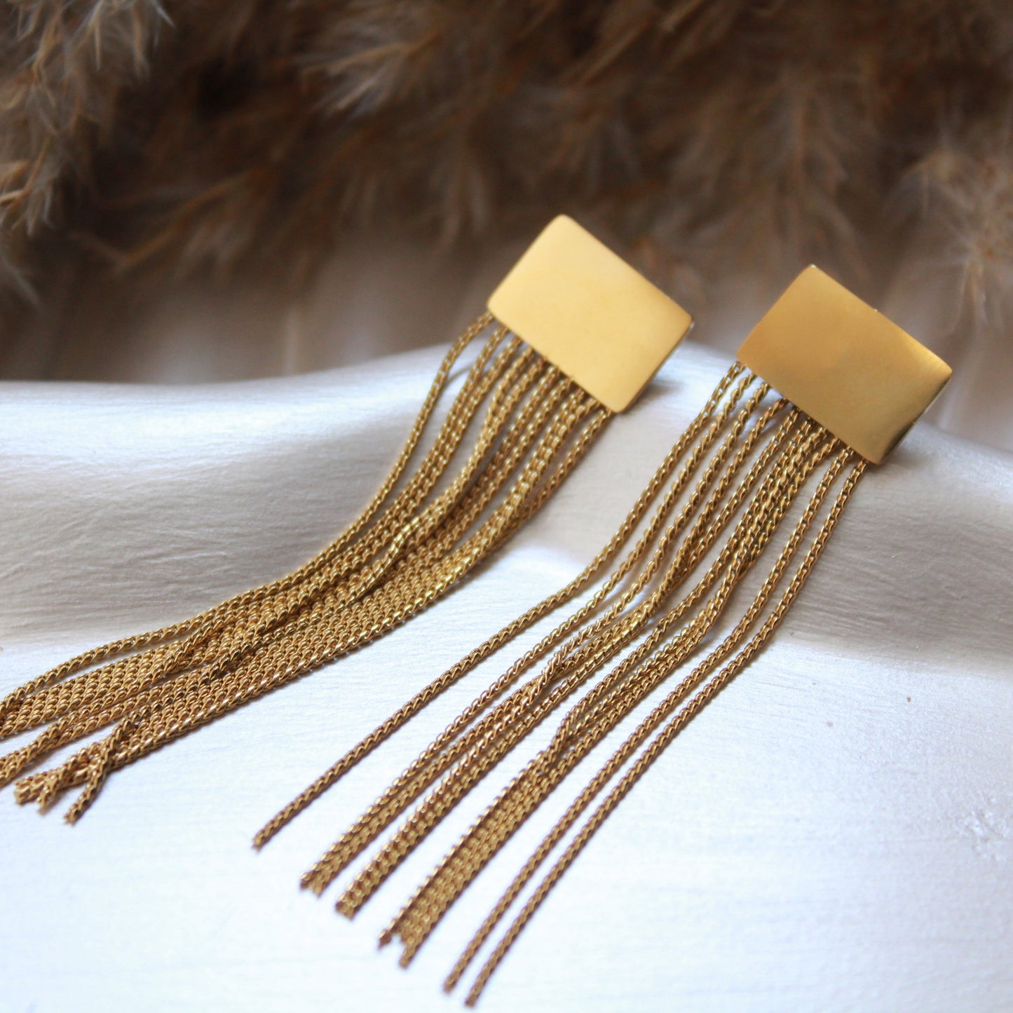 حلق الشرائط الذهبية