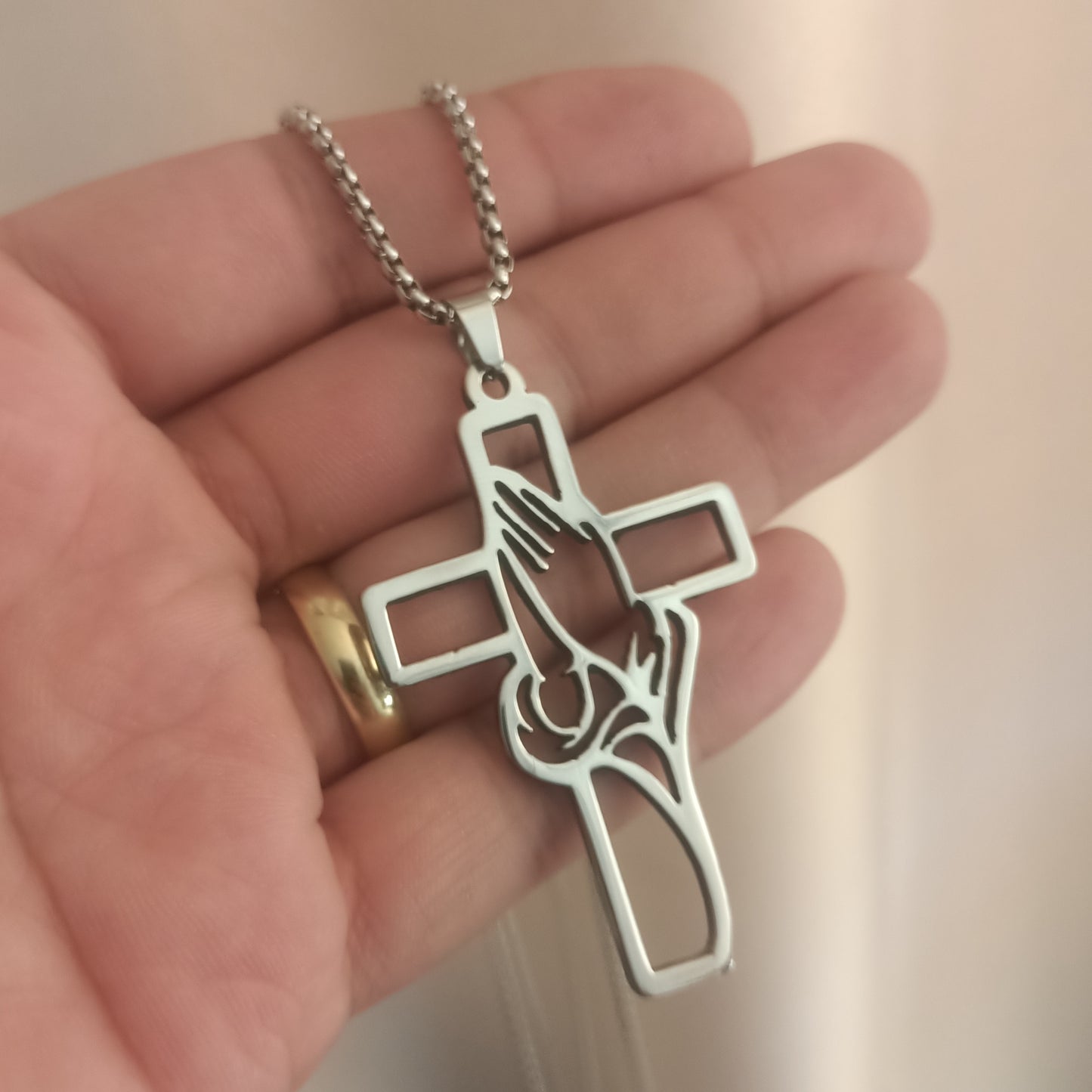 الرجاء سلسلة مع ميدالية