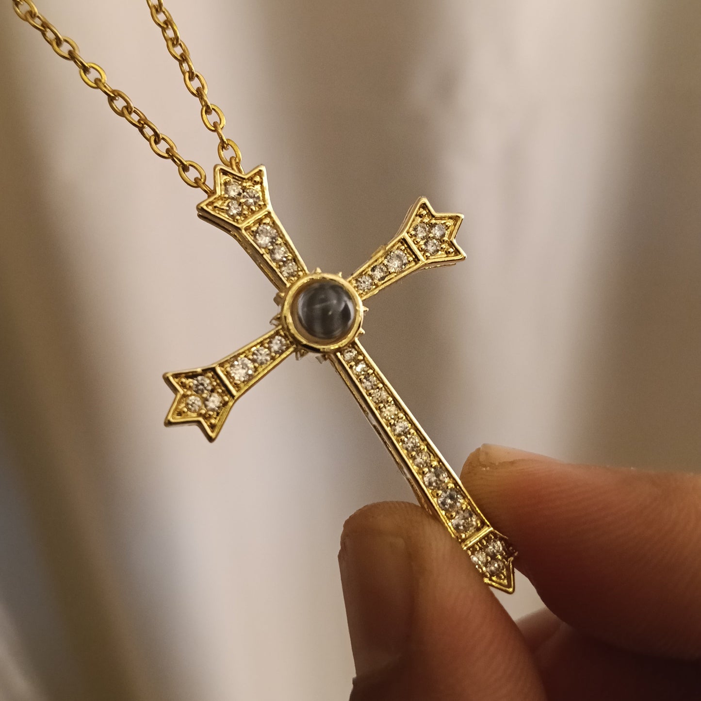 صليب بحبك بكل لغات العالم