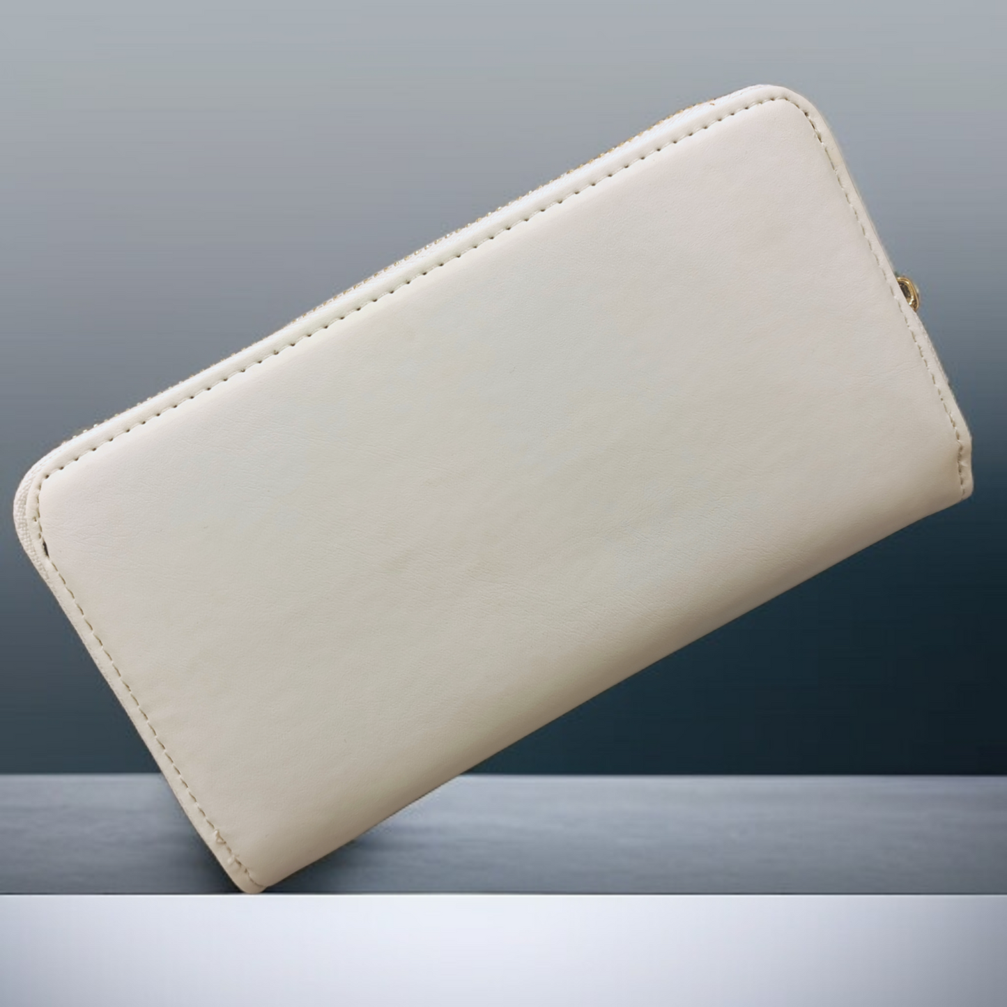 محفظة Guess طويلة  للسيدات