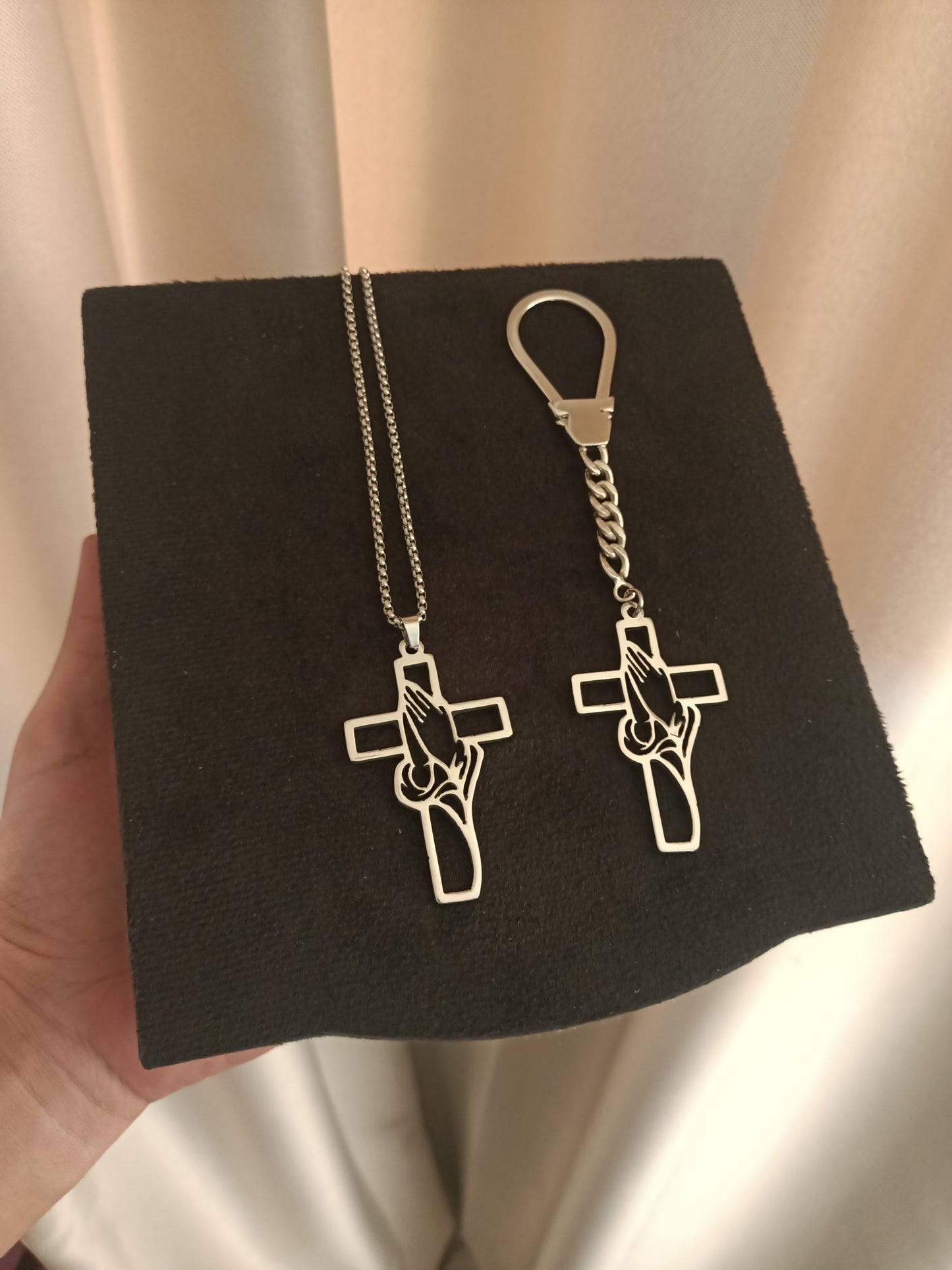 الرجاء سلسلة مع ميدالية